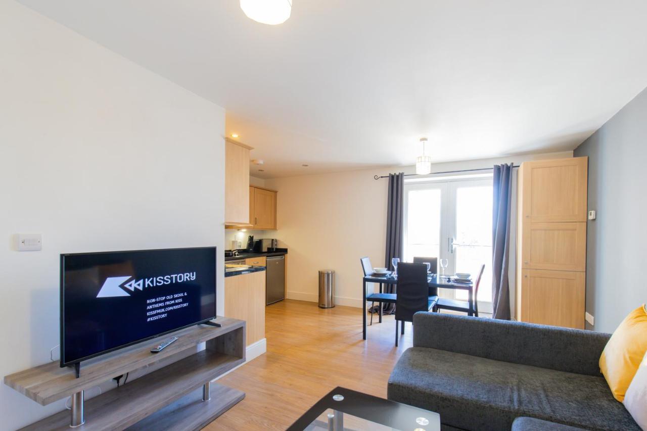 Velvet 1-Bedroom Apartment, Clockhouse, 호데스던 외부 사진