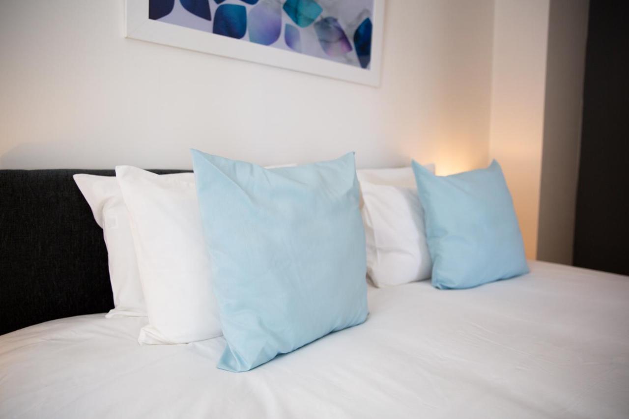 Velvet 1-Bedroom Apartment, Clockhouse, 호데스던 외부 사진