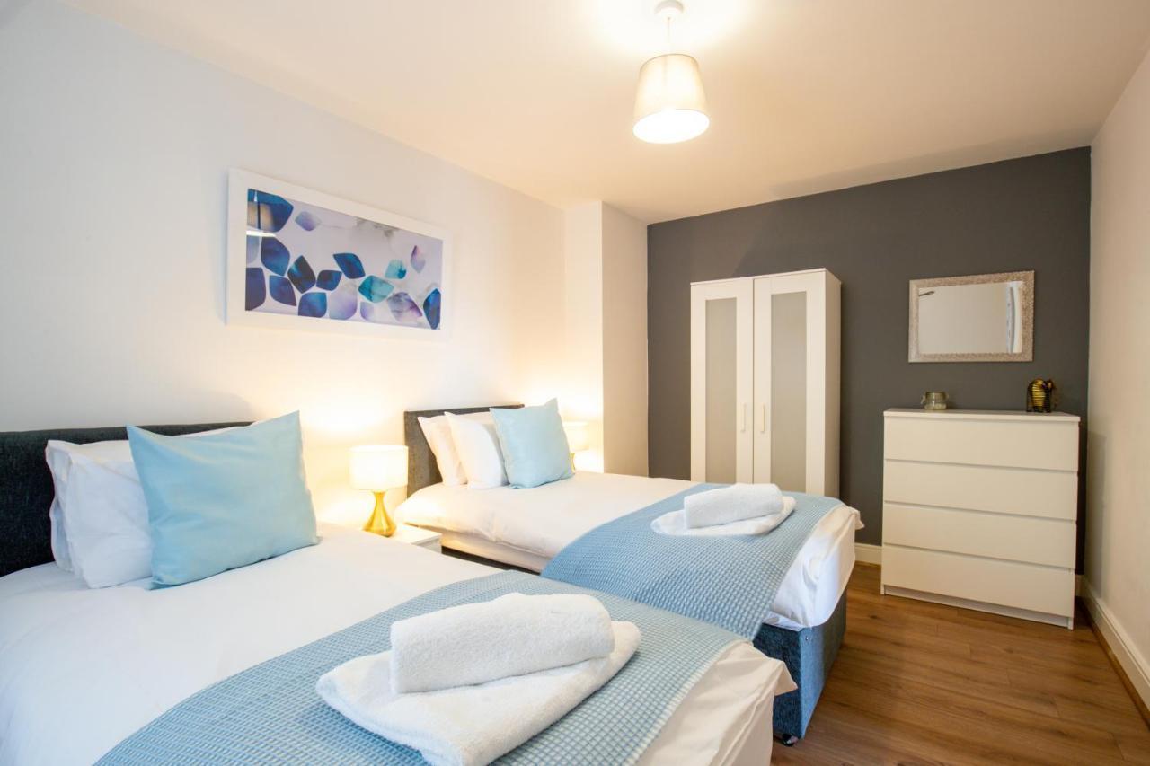 Velvet 1-Bedroom Apartment, Clockhouse, 호데스던 외부 사진